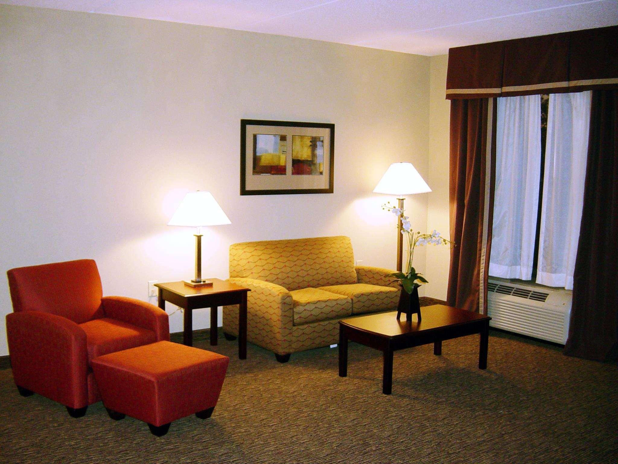 Hampton Inn & Suites Burlington Room photo